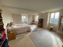 Beautiful renovated Bearnaise Farmhouse with Exceptional Views of the Pyrenees Mountains